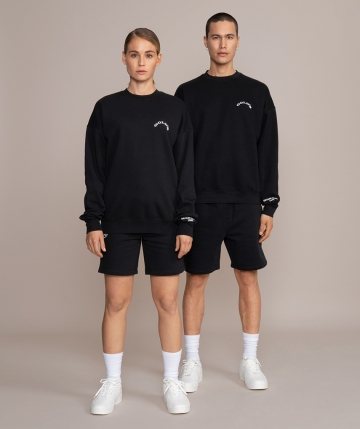 Black unisex sweatshirt from Gold's Gym. Long sleeve top in oversize cut with embroidered Gold's Gym Weight Plate logo on the back and lettering on... Black unisex sweatshirt from Gold's Gym. Long sleeve top in oversize cut with embroidered Gold's Gym Weight Plate logo on the back and lettering on the chest and sleeve.