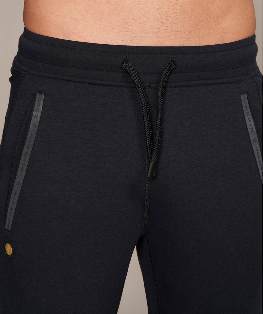 Gold's Gym Apparel - Herren-Track Pants "Eric" mit 3D Logobadge, Reflective Tape und recyceltem Polyester REPREVE® - Perfekte Mischung aus Stil und Performance.